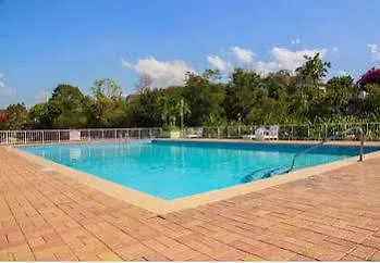 The Cabin At Long Mountain Country Club كينغستون فندق